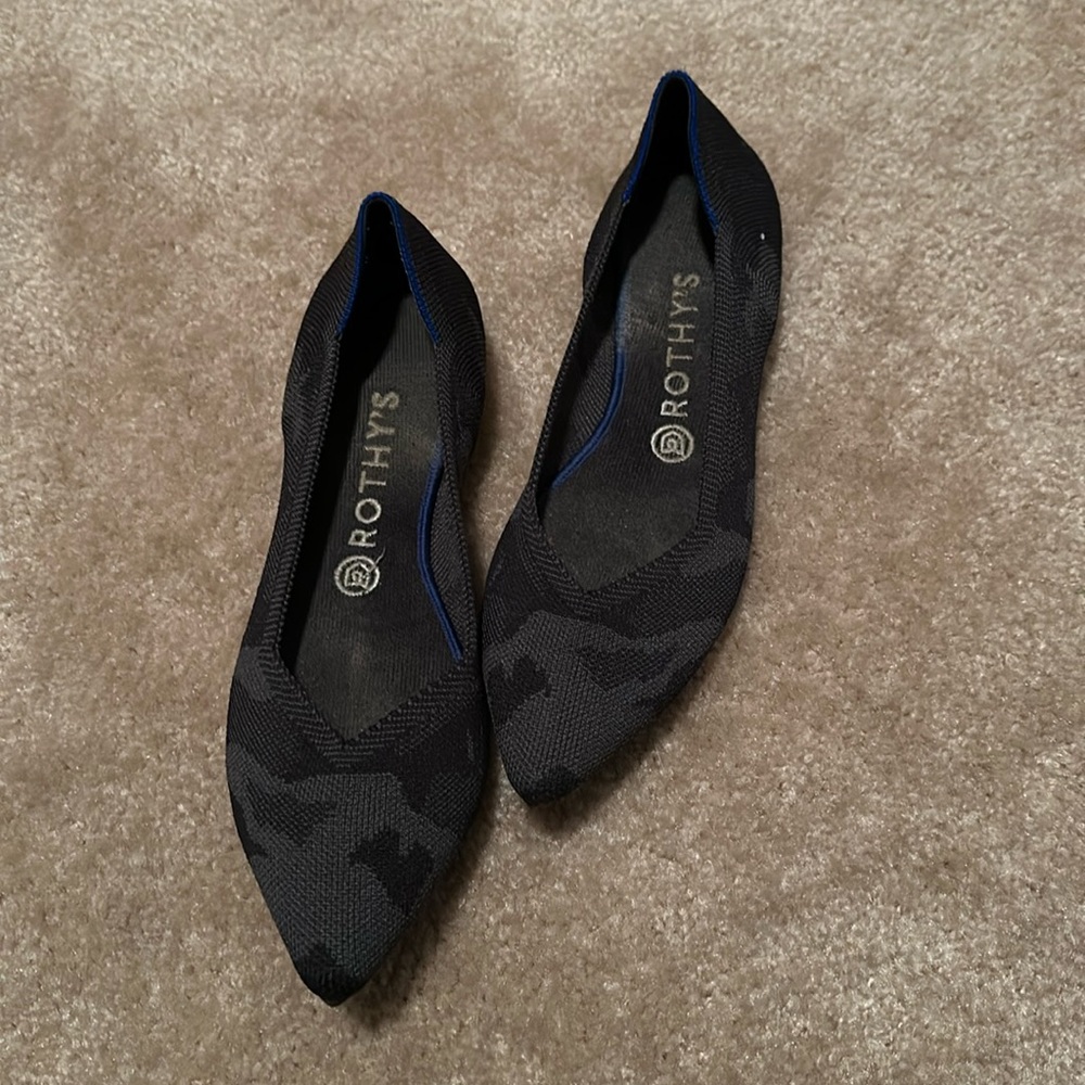EUC Rothy’s Pointed Toe Flats